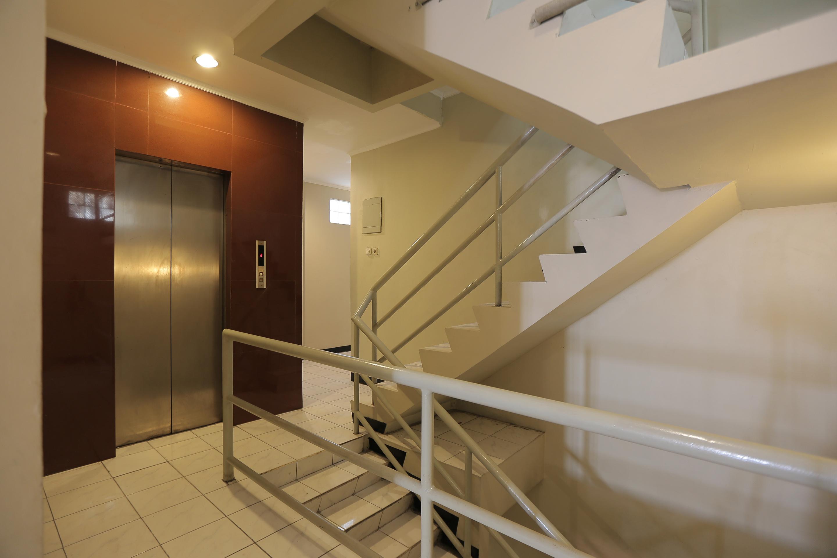 Oyo 117 Blueberry Homestay Jakarta Kültér fotó