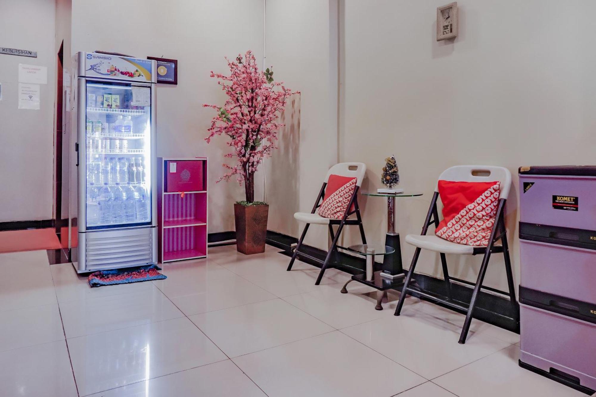 Oyo 117 Blueberry Homestay Jakarta Kültér fotó