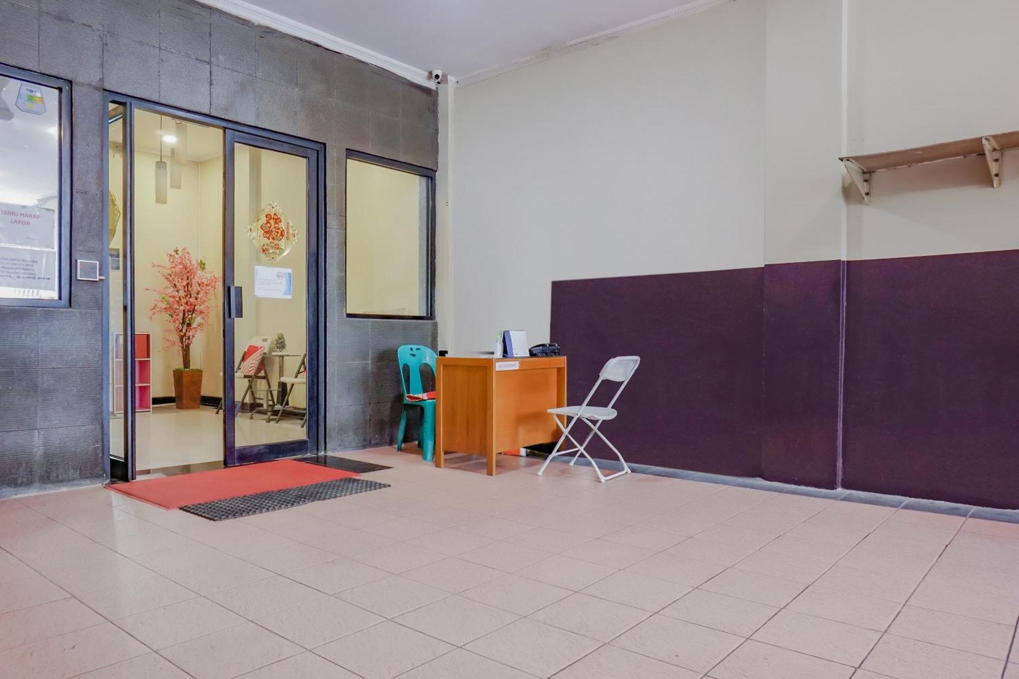 Oyo 117 Blueberry Homestay Jakarta Kültér fotó
